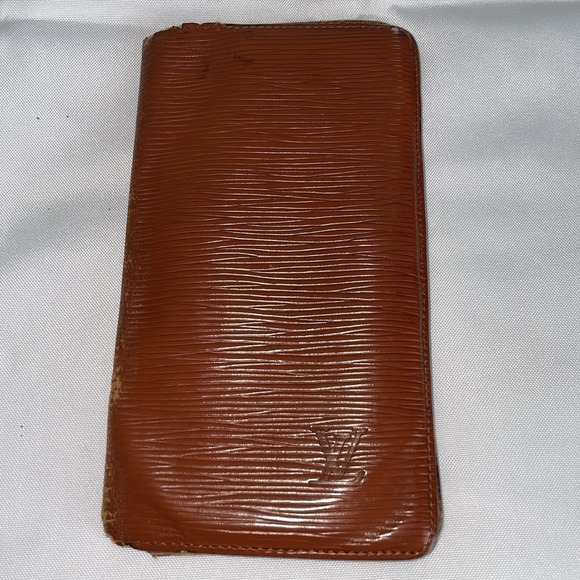 Louis Vuitton Brown Epi Leather Long Vertical Bifold Wallet LOTS OF WEAR - Picture 1 of 16